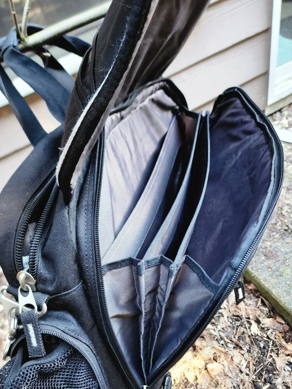 ⚠️ CLEARANCE ⚠️ GUC OGIO tech briefcase - black messenger bag